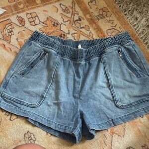 Aerie Jean stretch waist shorts with cute zipper pockets